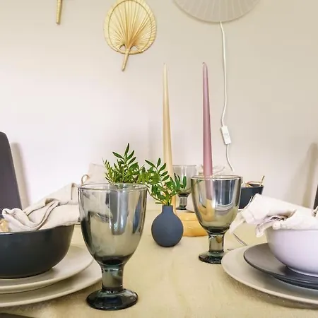 Apartment Nordic Nook, Great Location, Free Parking & Wi-fi