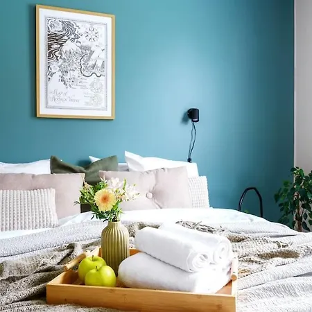 Nordic Nook, Great Location, Free Parking & Wi-fi Apartment *